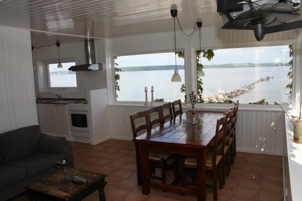 אבנרה Loff Holiday Houses חדר תמונה